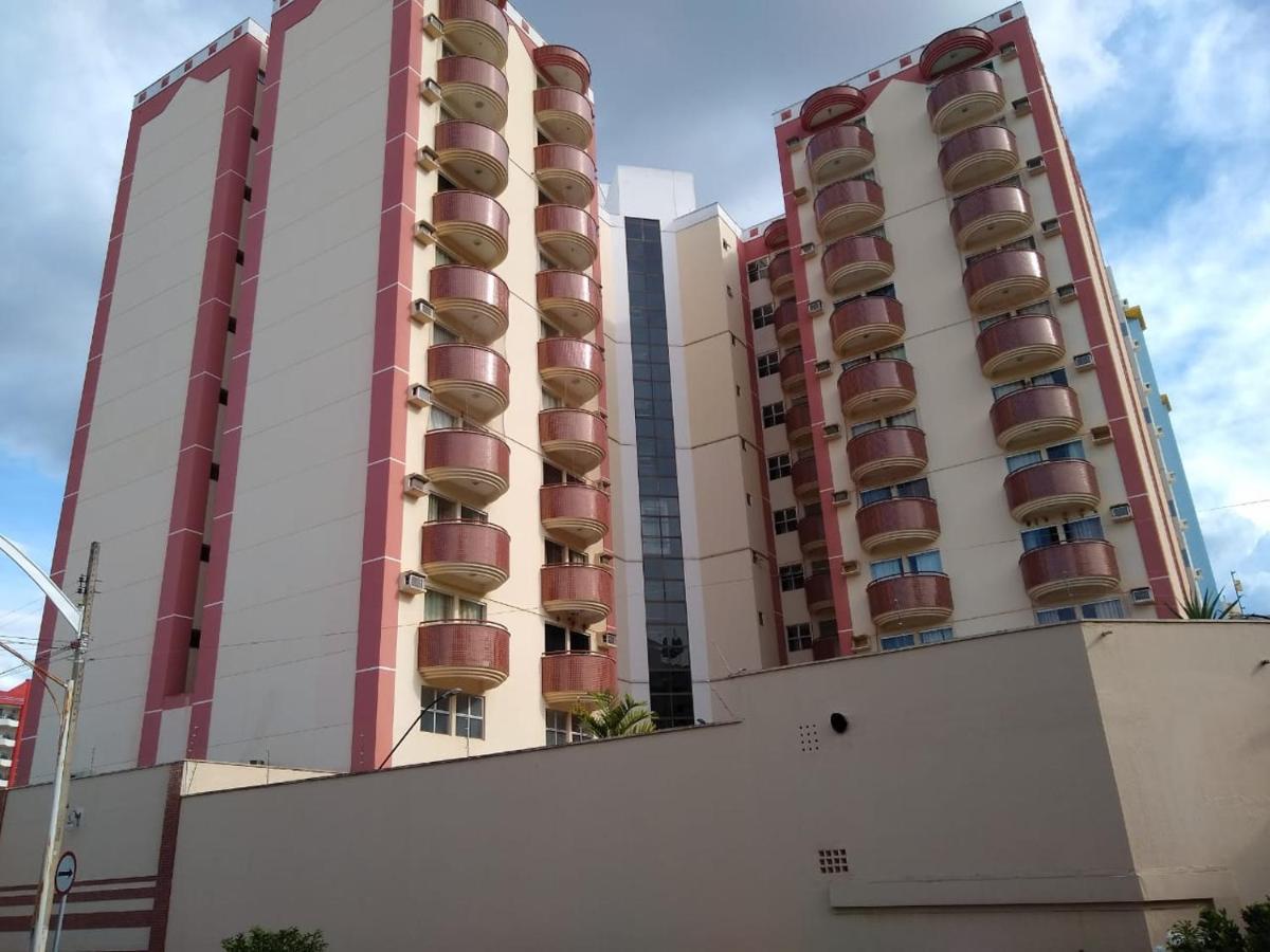 Apartamentos Com Piscinas Em Caldas Novas Extérieur photo